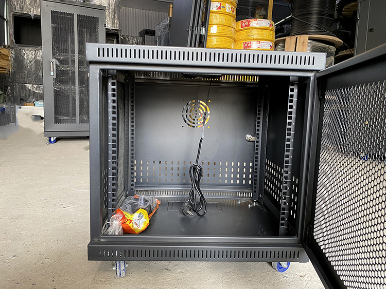 Tủ rack 9U D500