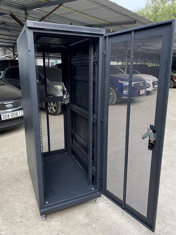 Tủ rack 32U D1000 hãng UNIRACK mẫu mới Tủ rack 32U D1000 hãng UNIRACK mẫu mới