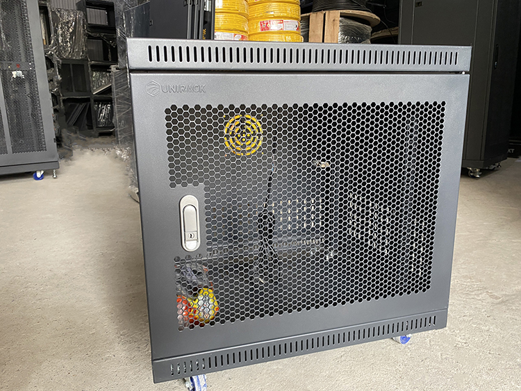 Tủ rack 9U D500