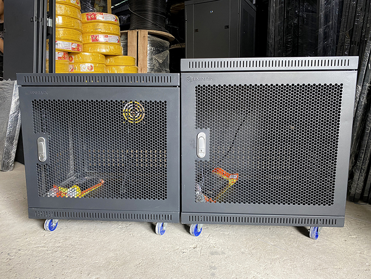 Tủ rack 9U D500
