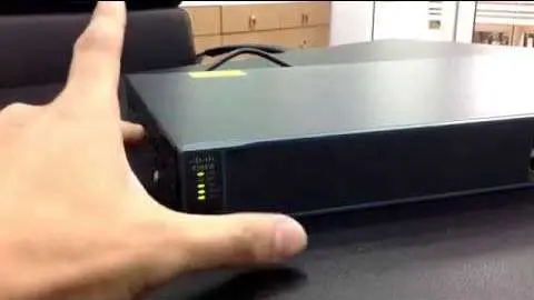 Đọc đèn led kết nối của switch cisco catalyst 2960X, 2960L