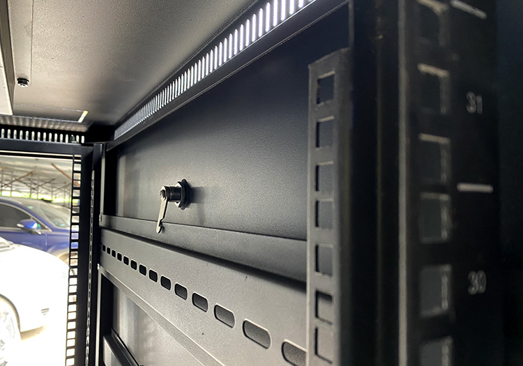 Tủ rack 32U D1000 Tủ rack 32U D1000