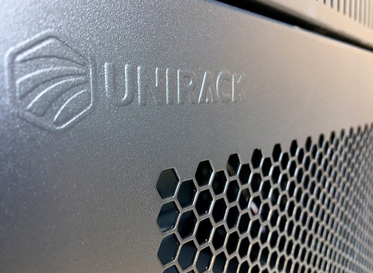 Cửa trước tủ rack 12U D600