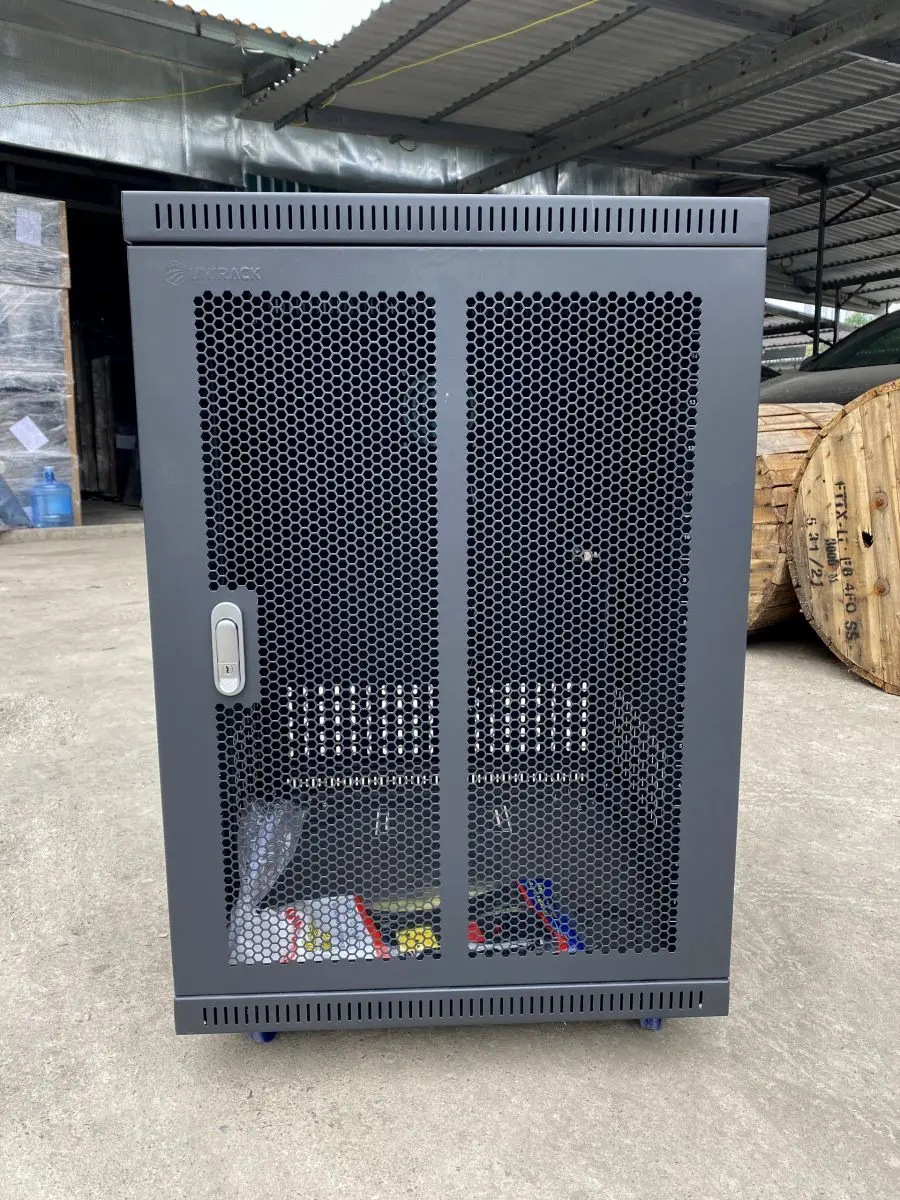 Tủ rack 15U D600 cửa lưới, cửa mika Unirack