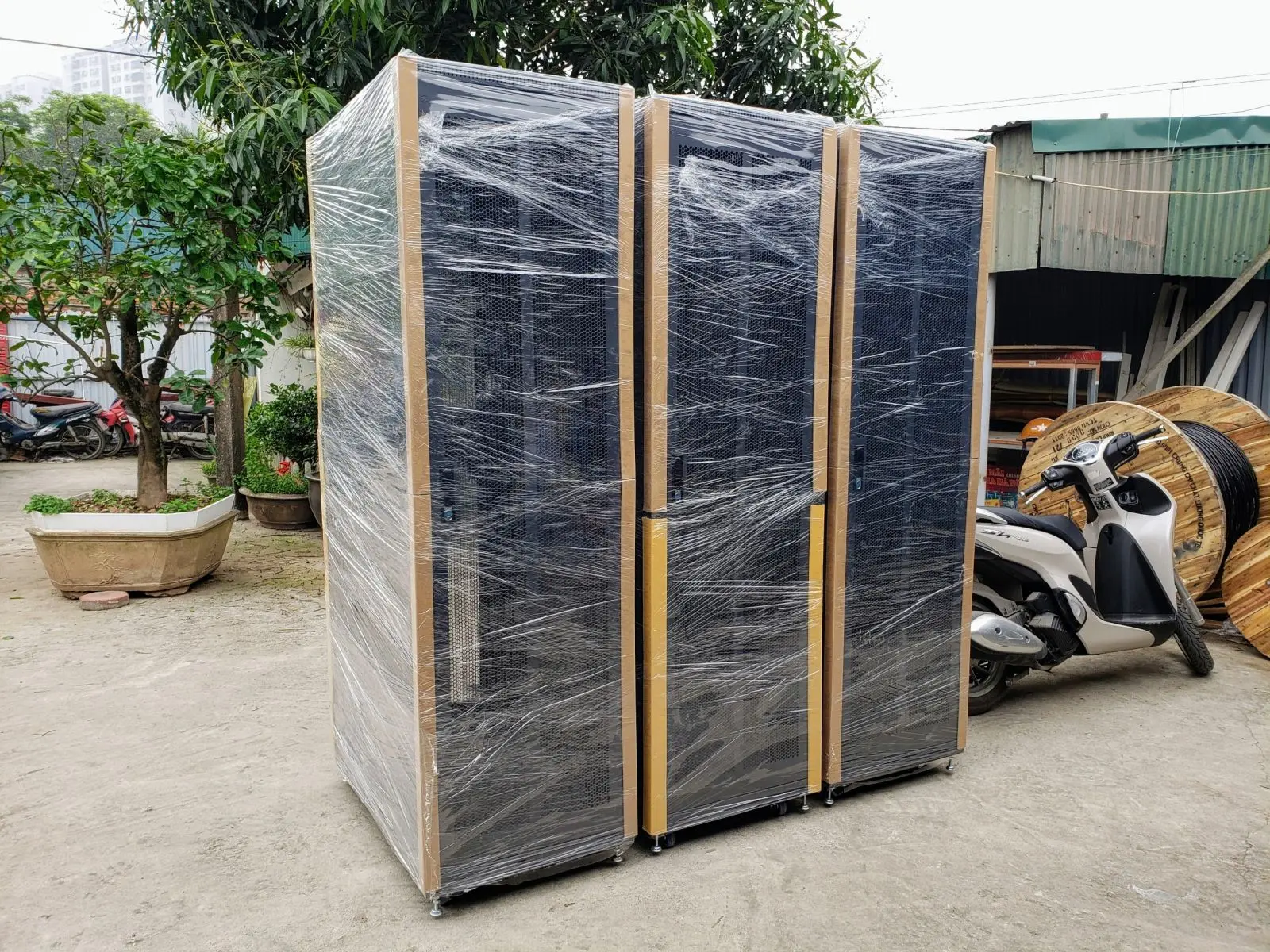 Tủ rack 36U D1000, tủ rack Server chuyên dụng Tủ rack 36U D1000, tủ rack Server chuyên dụng