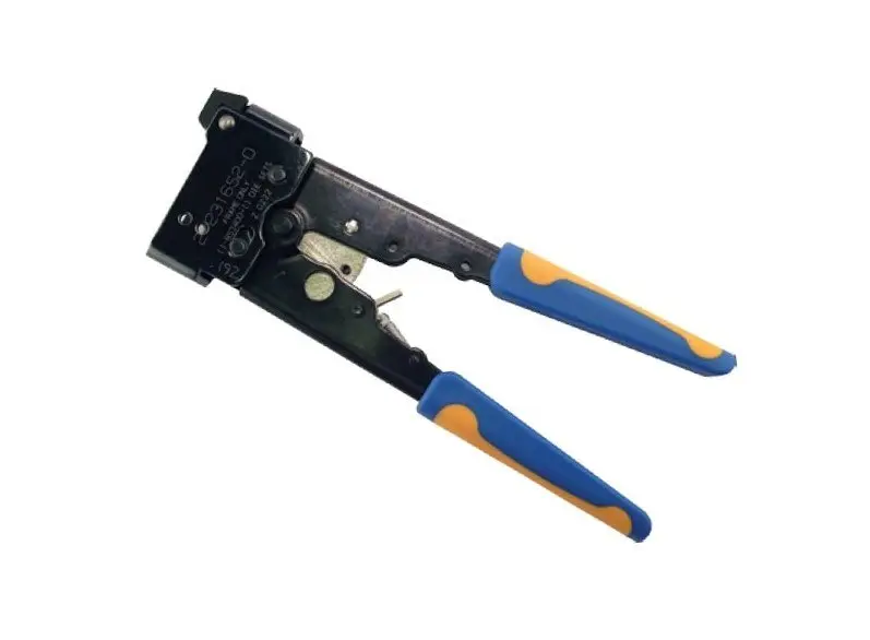 Bộ kìm bấm mạng CommScope dùng trong thi công cần kiểm tra bằng máy đo sau khi bấm