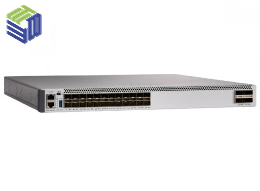 Switch lõi Cisco Catalyst 9500 đặt tại phòng máy gom lưu lượng toàn hệ thống